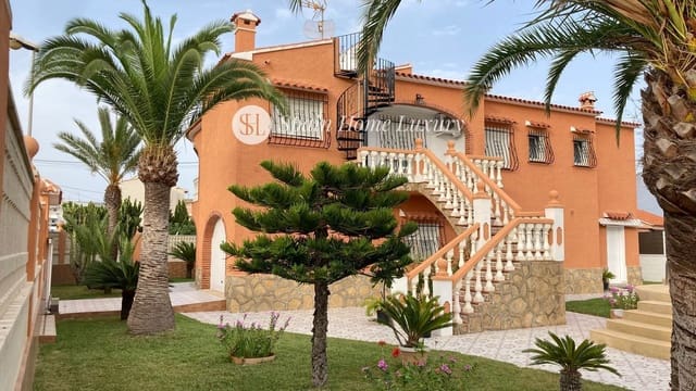 6 soveværelse Villa til salg i Oliva Playa, Oliva med garage - € 499.000 (Ref: 9117298)