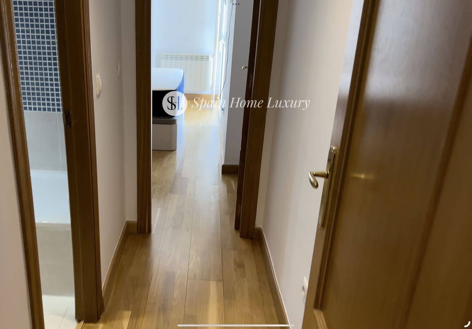 3 bedroom Flat for sale in Alicante / Alacant city with garage - € 398,000 (Ref: 9126254)