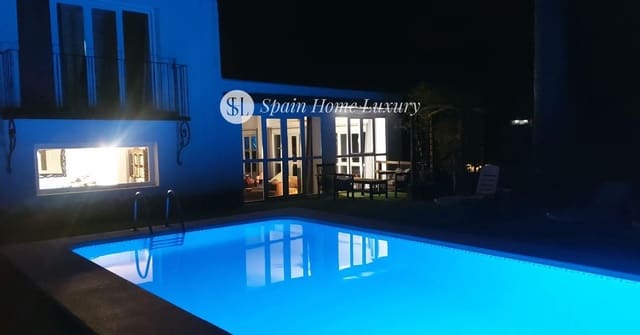 6 soveværelse Villa til salg i Callosa d'En Sarrià med swimmingpool garage - € 820.000 (Ref: 9164353)