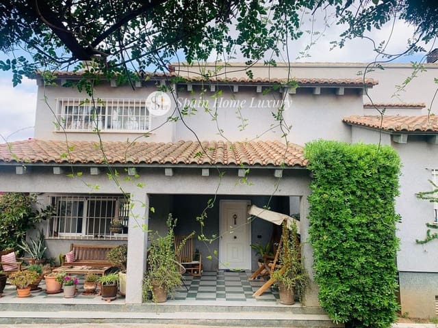 6 soverom Villa til salgs i L'Eliana med svømmebasseng garasje - € 530 000 (Ref: 9189016)