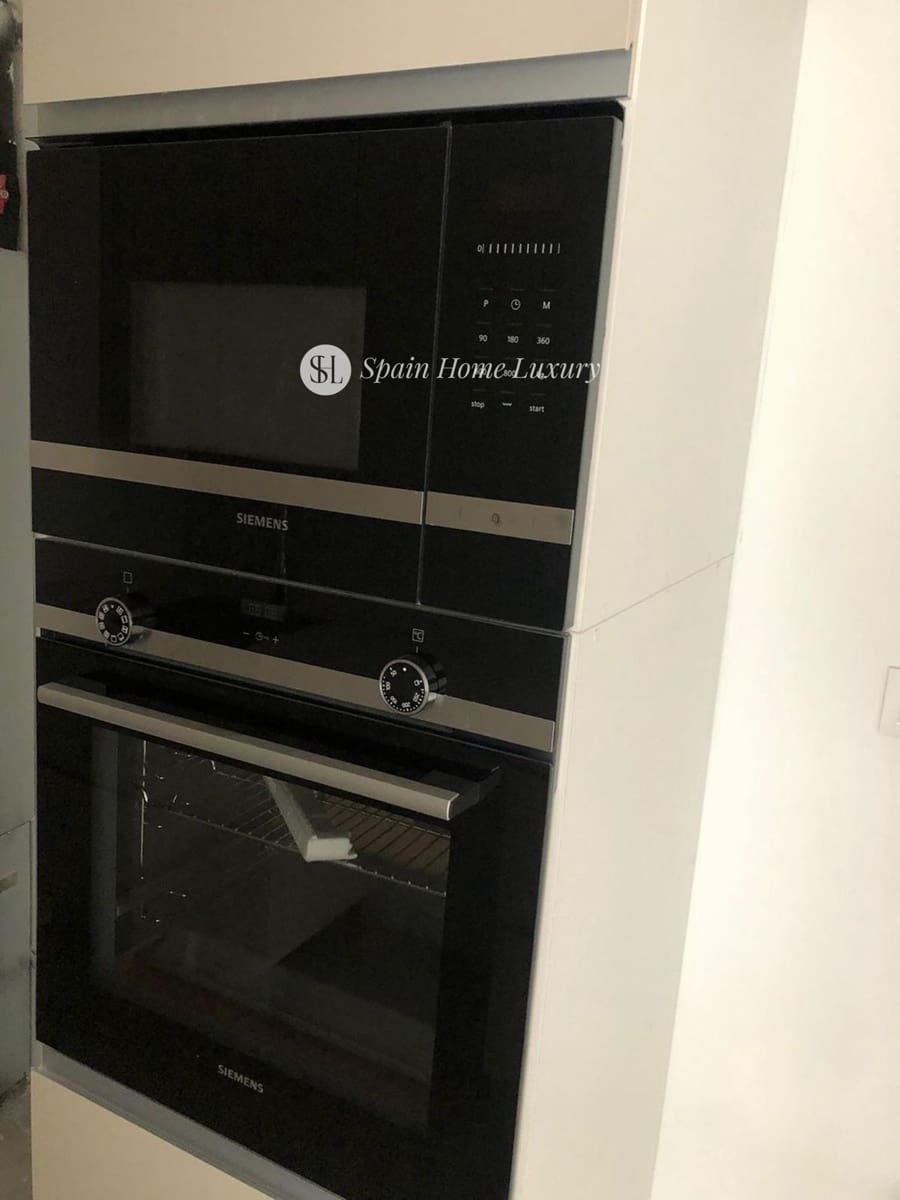 1 bedroom Flat for sale in Valencia city with pool garage - € 350,000 (Ref: 9189753)