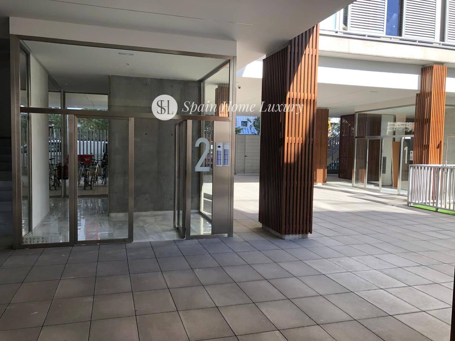 1 bedroom Flat for sale in Valencia city with pool garage - € 350,000 (Ref: 9189753)