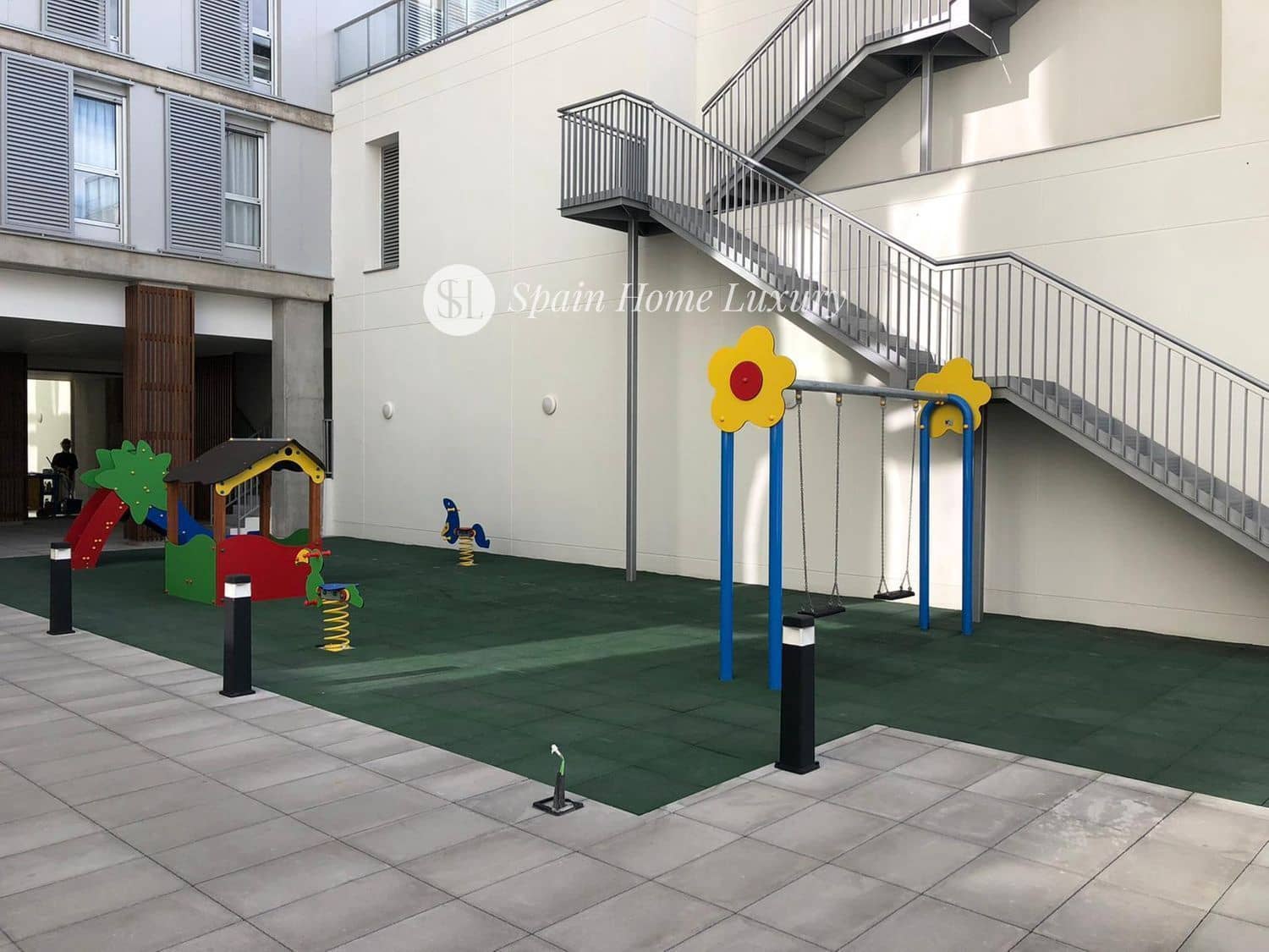 1 bedroom Flat for sale in Valencia city with pool garage - € 350,000 (Ref: 9189753)