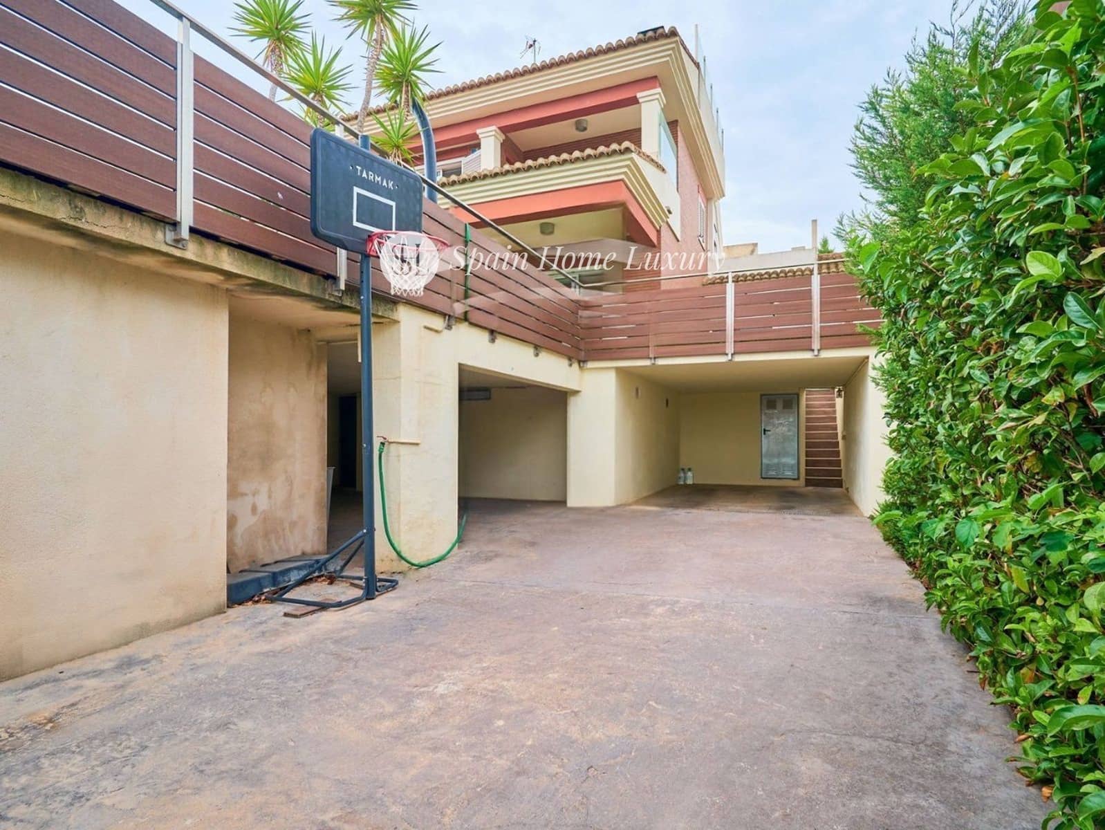 5 bedroom Villa for sale in San Antonio de Benageber with pool garage - € 700,000 (Ref: 9189879)