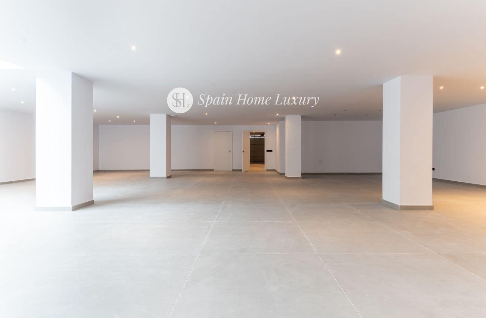 6 soverom Villa til salgs i Marbella med svømmebasseng garasje - € 3 800 000 (Ref: 9216504)