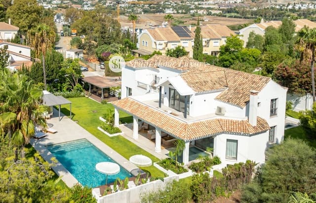 6 soverom Villa til salgs i Divina Pastora, Marbella med svømmebasseng garasje - € 3 800 000 (Ref: 9216504)