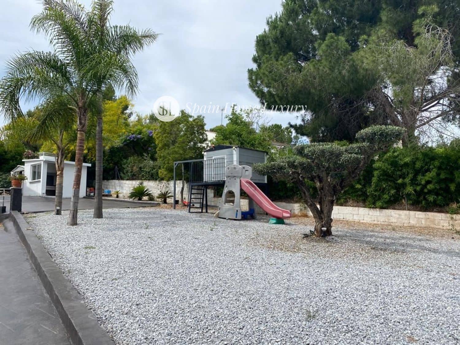 5 chambre Villa/Maison à vendre à Alberic avec piscine garage - 320 000 € (Ref: 9219383)