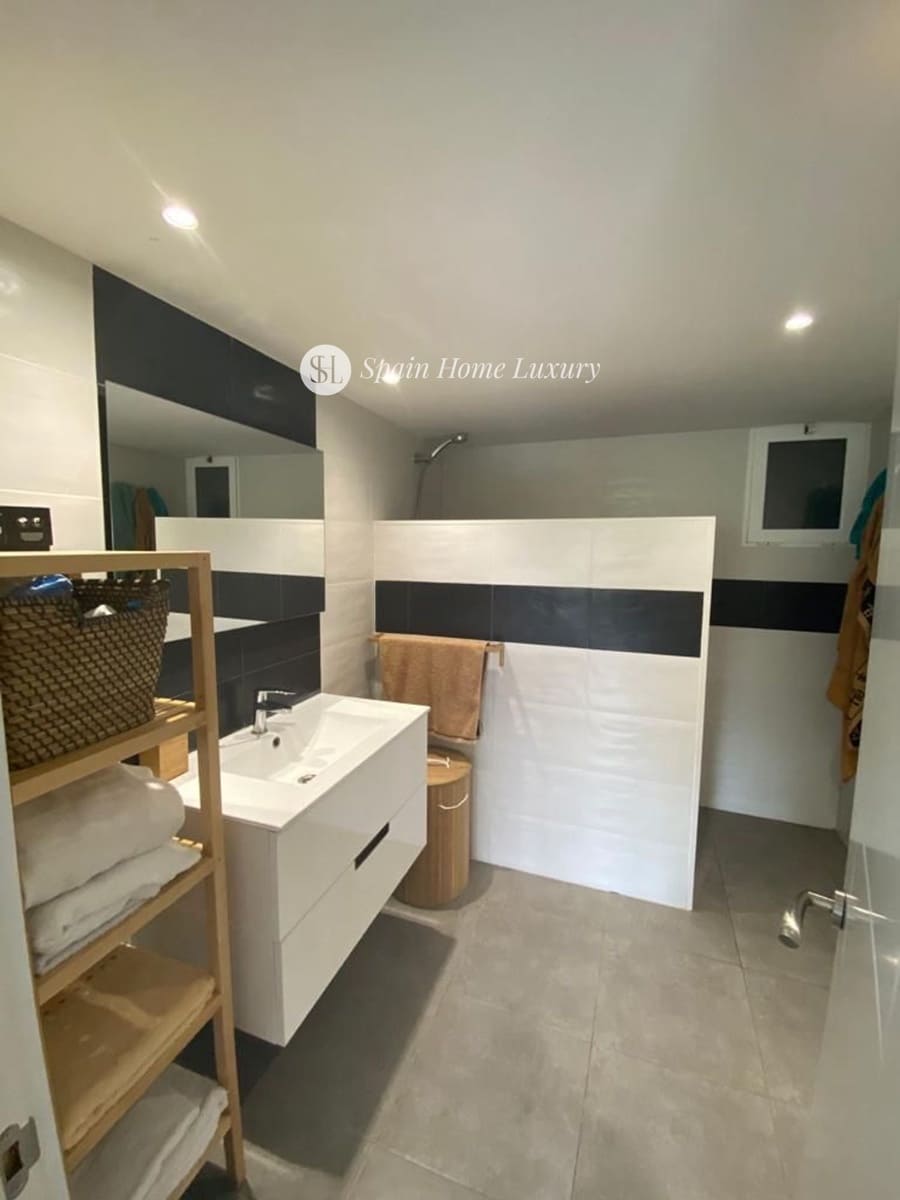 5 chambre Villa/Maison à vendre à Alberic avec piscine garage - 320 000 € (Ref: 9219383)