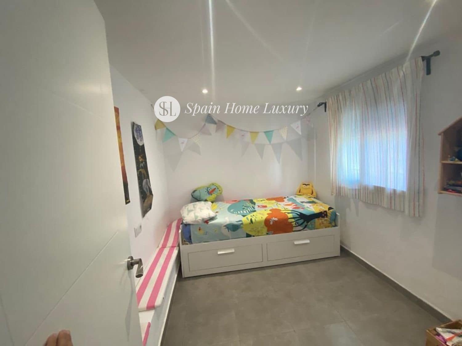 5 chambre Villa/Maison à vendre à Alberic avec piscine garage - 320 000 € (Ref: 9219383)