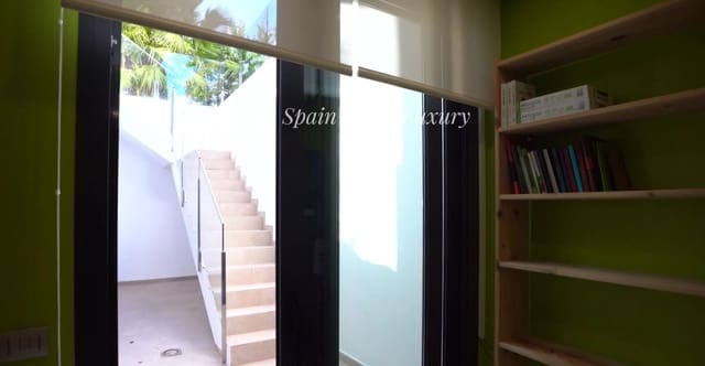 4 bedroom Villa for sale in Finestrat with pool garage - € 1,900,000 (Ref: 9230700)