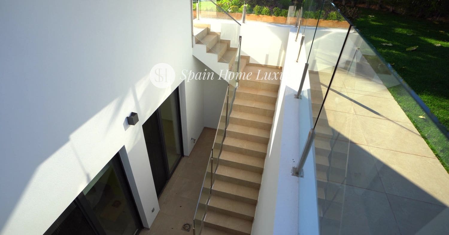 4 bedroom Villa for sale in Finestrat with pool garage - € 1,900,000 (Ref: 9230700)