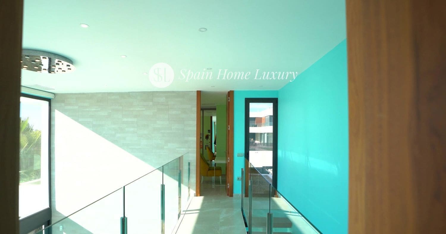 4 bedroom Villa for sale in Finestrat with pool garage - € 1,900,000 (Ref: 9230700)