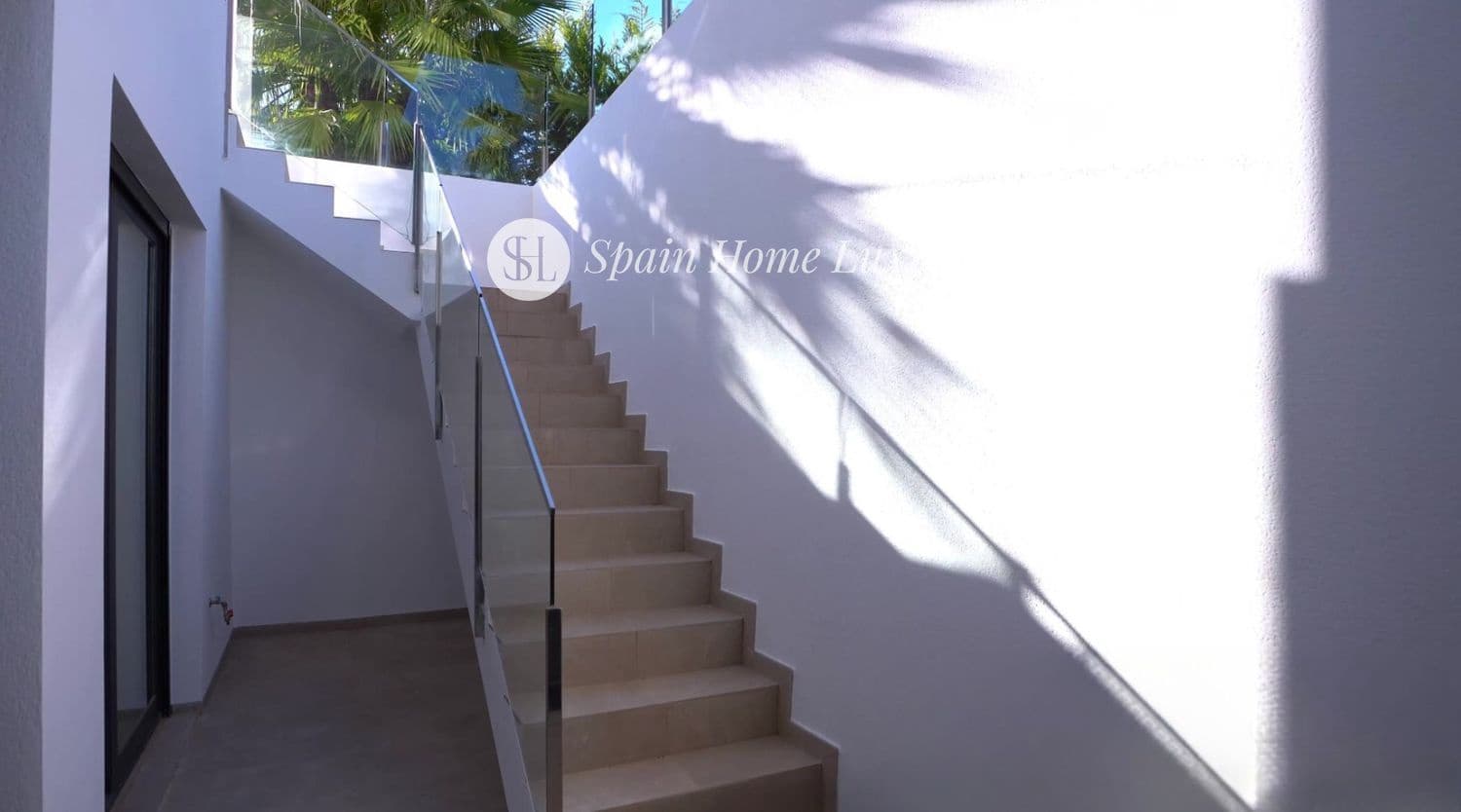 4 bedroom Villa for sale in Finestrat with pool garage - € 1,900,000 (Ref: 9230700)