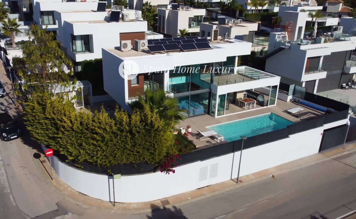 4 bedroom Villa for sale in Finestrat with pool garage - € 1,900,000 (Ref: 9230700)