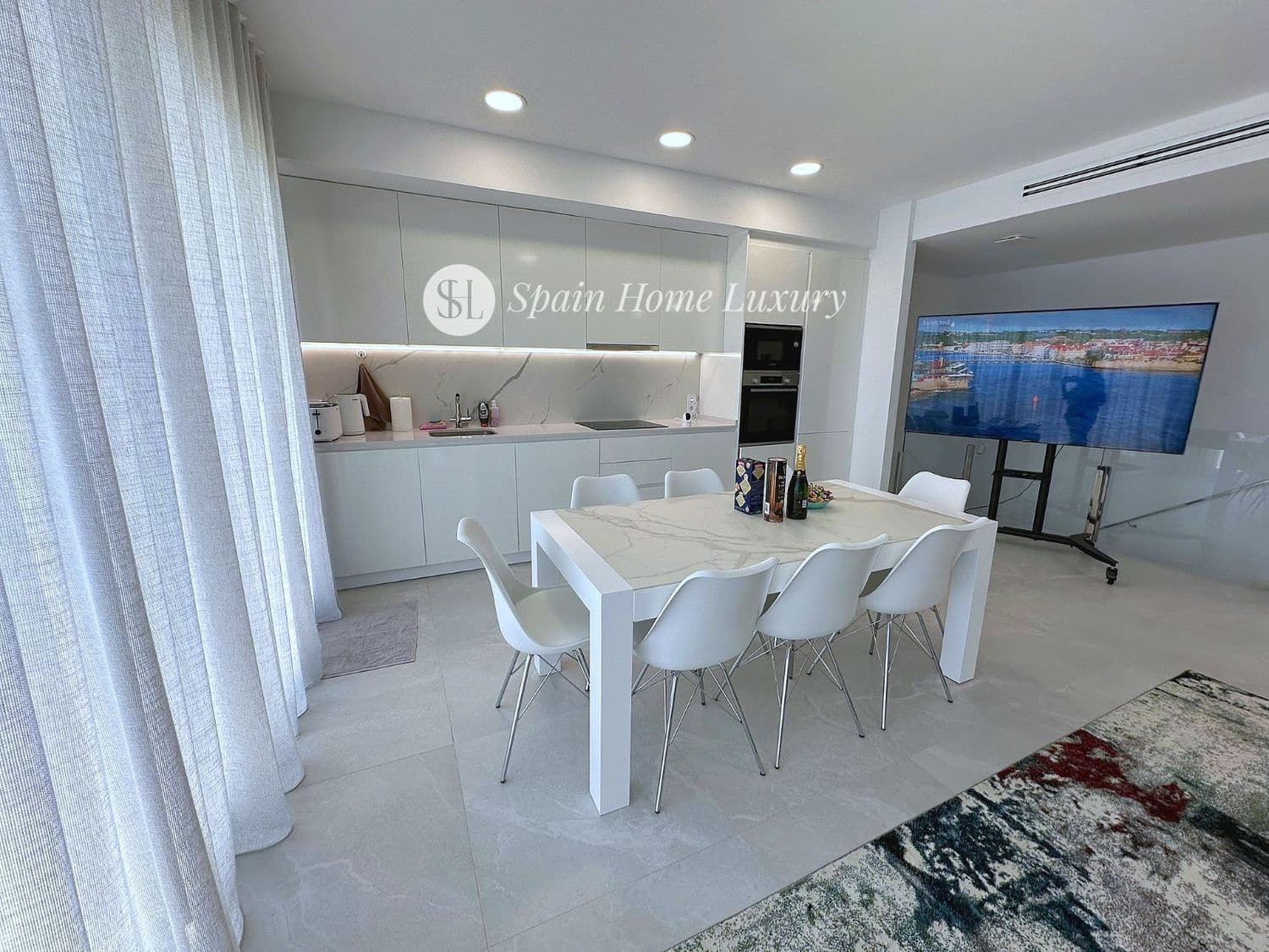 2 soverom Leilighet til leie i Finestrat med svømmebasseng garasje - € 1 850 (Ref: 9231830)