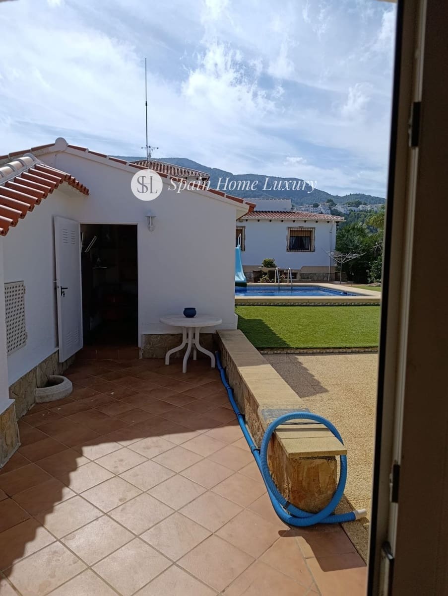 4 sypialnia Willa na sprzedaż w Denia z basenem garażem - 580 000 € (Ref: 9296343)