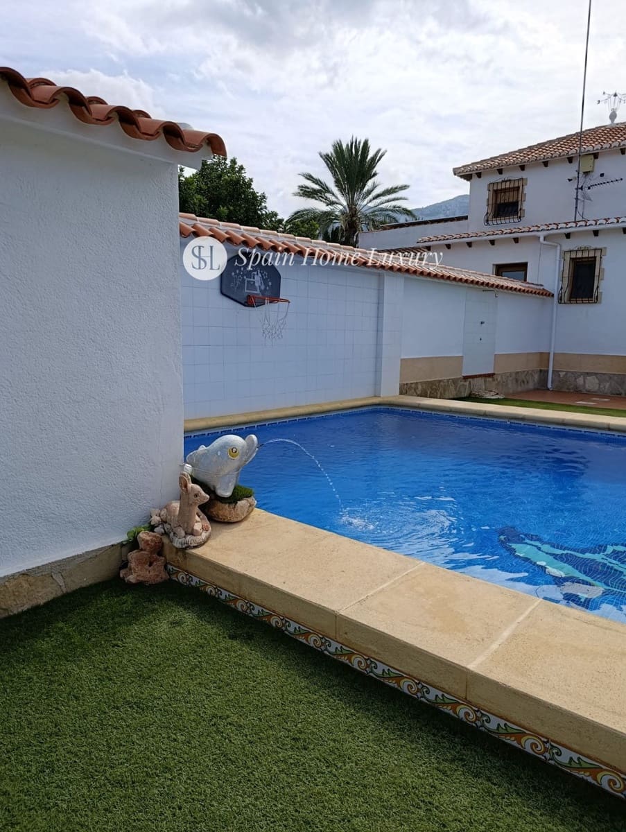 4 sypialnia Willa na sprzedaż w Denia z basenem garażem - 580 000 € (Ref: 9296343)