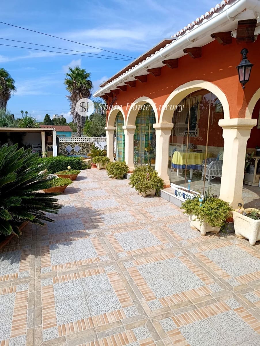 4 sypialnia Willa na sprzedaż w Denia z basenem garażem - 580 000 € (Ref: 9296343)