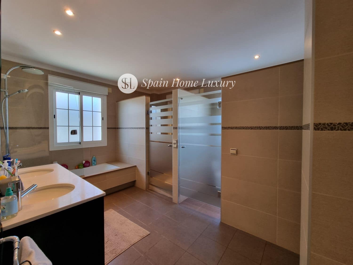 Chalet de 5 habitaciones en Daimús en venta con piscina - 564.900 € (Ref: 9325168)