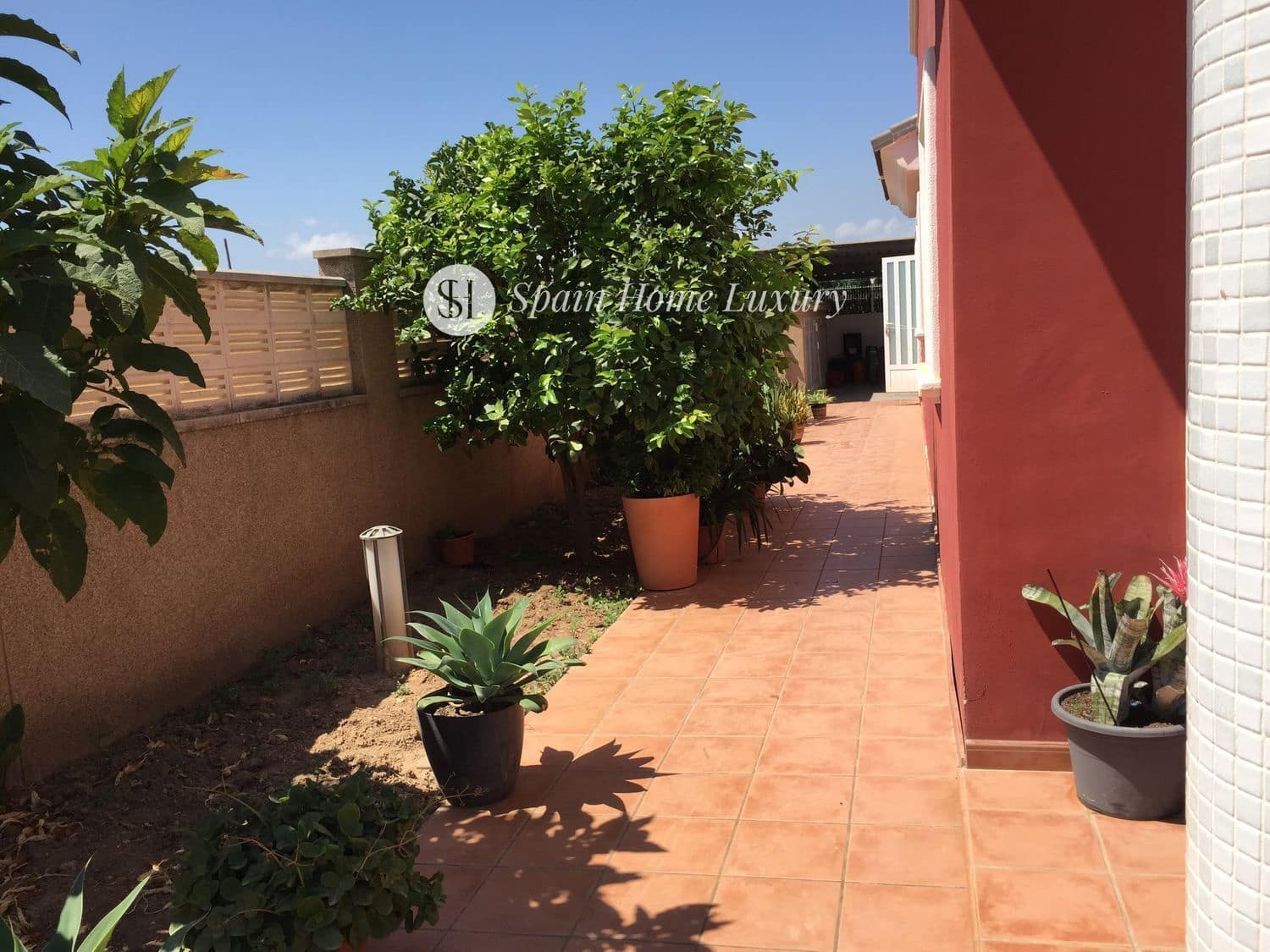 Chalet de 5 habitaciones en Daimús en venta con piscina - 564.900 € (Ref: 9325168)