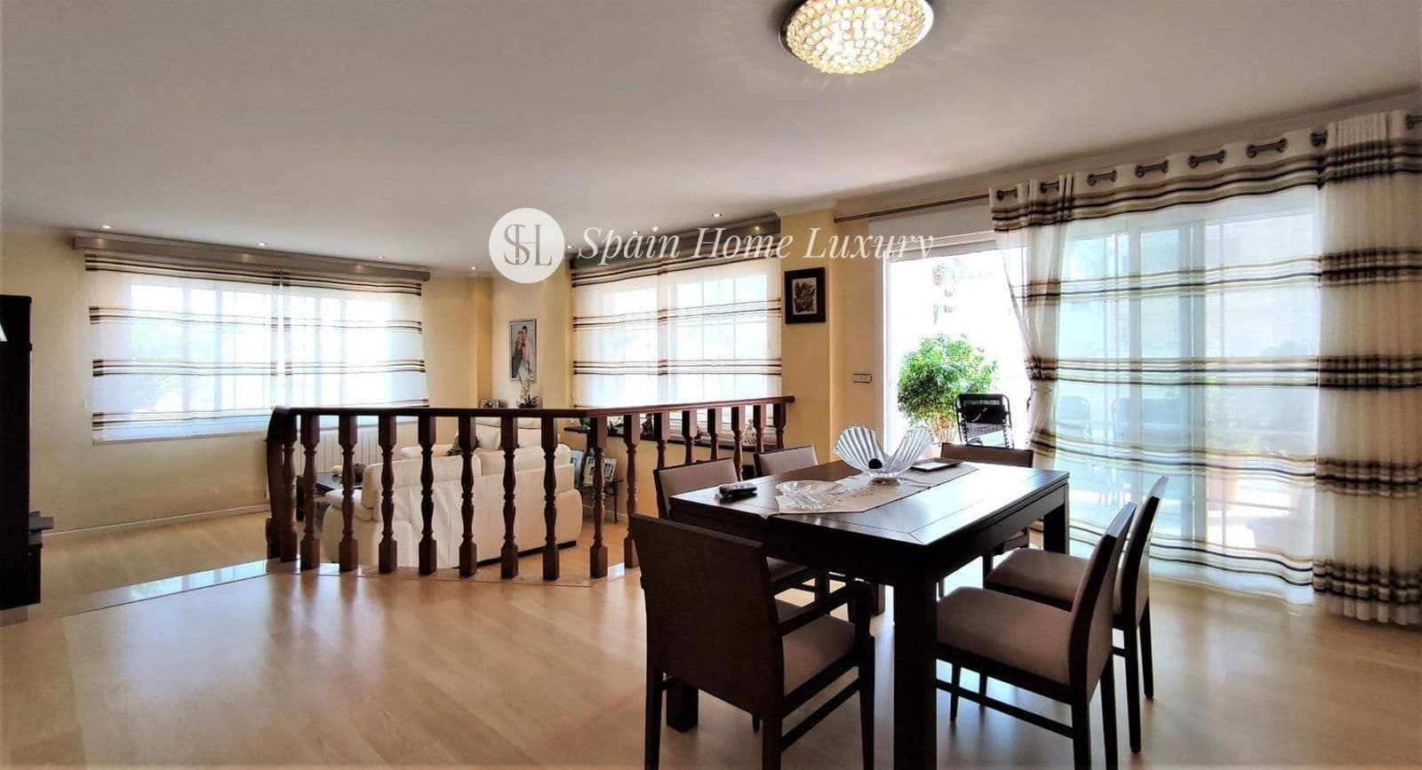 Chalet de 5 habitaciones en Daimús en venta con piscina - 564.900 € (Ref: 9325168)