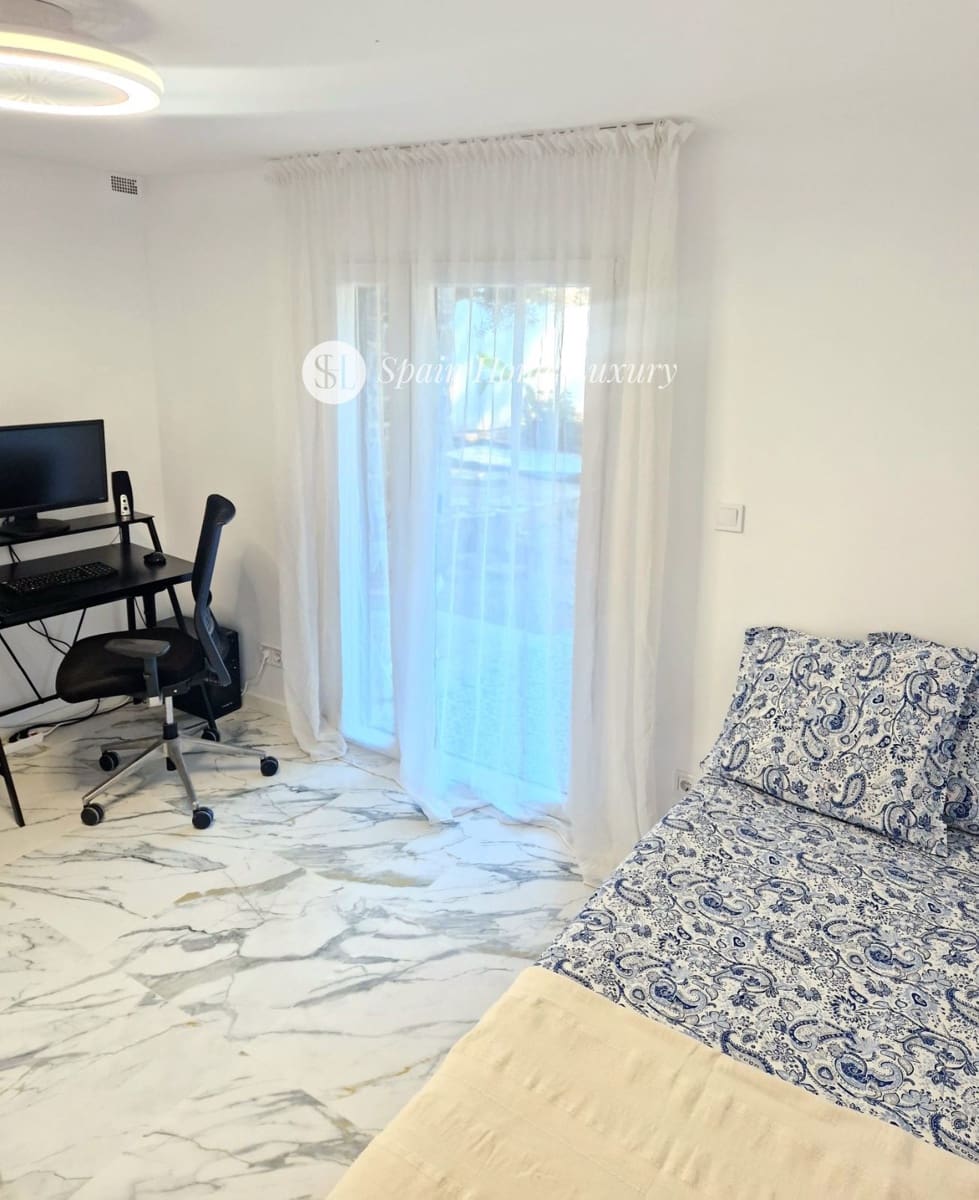 5 bedroom Villa for sale in Calpe / Calp with pool - € 749,000 (Ref: 9341780)