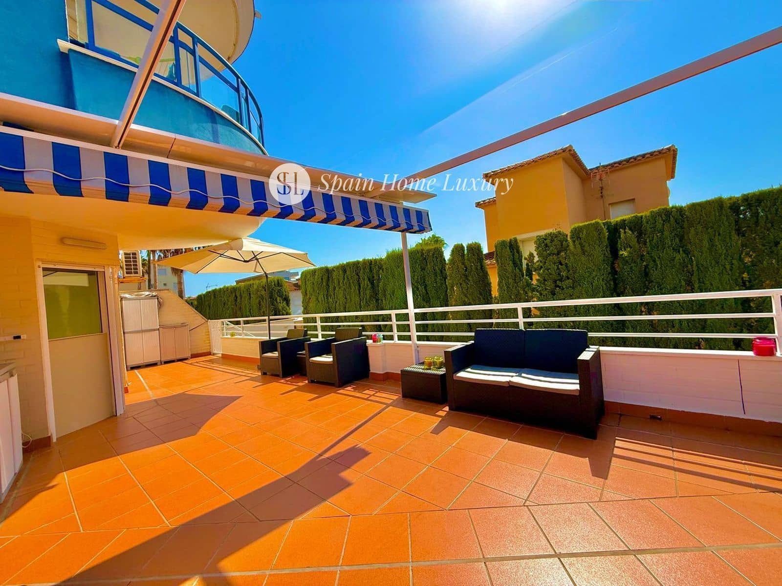 3 slaapkamer Flat te koop in Oliva met zwembad garage - € 335.000 (Ref: 9388514)