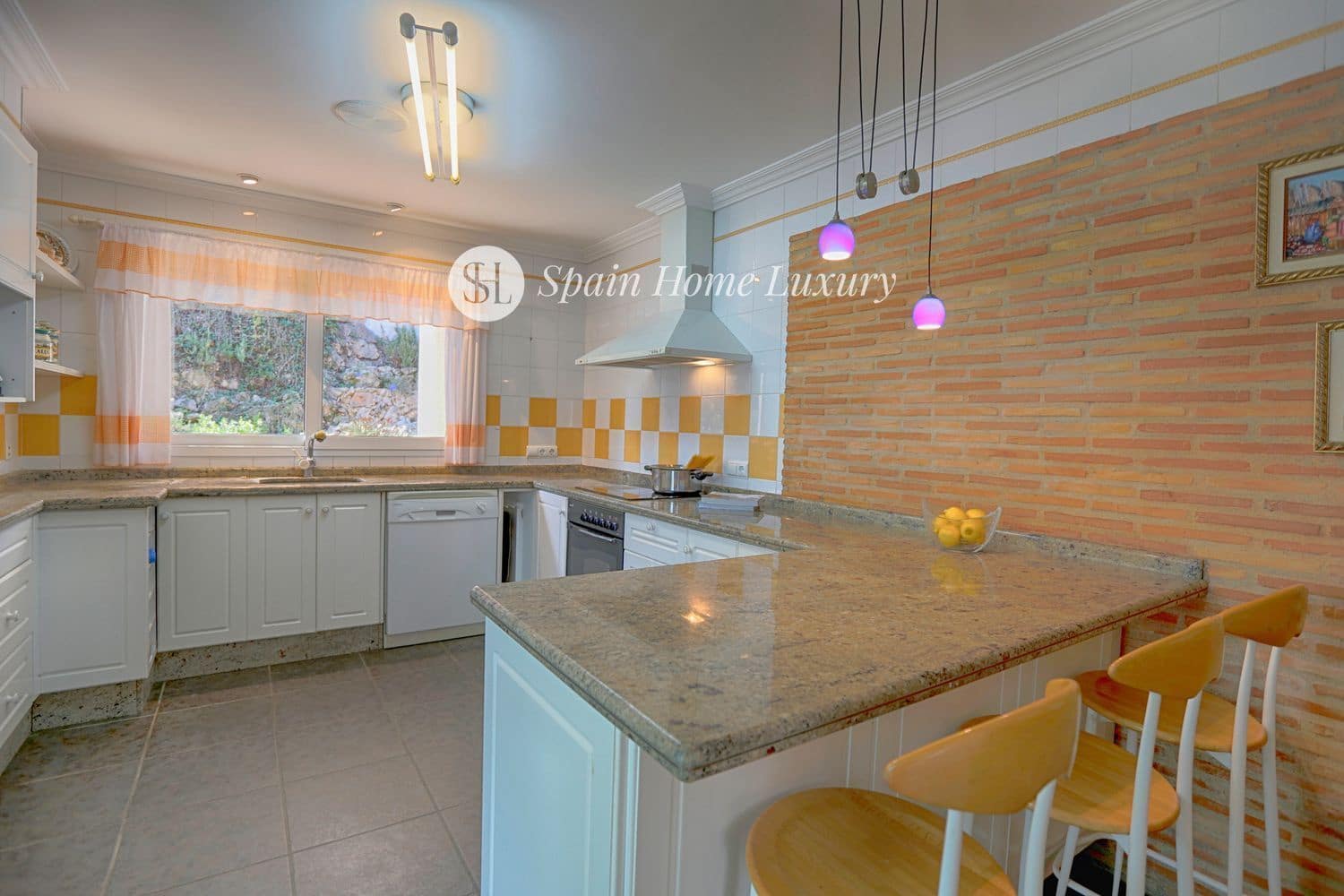 4 sypialnia Willa na sprzedaż w Alzira z basenem garażem - 600 000 € (Ref: 9388515)