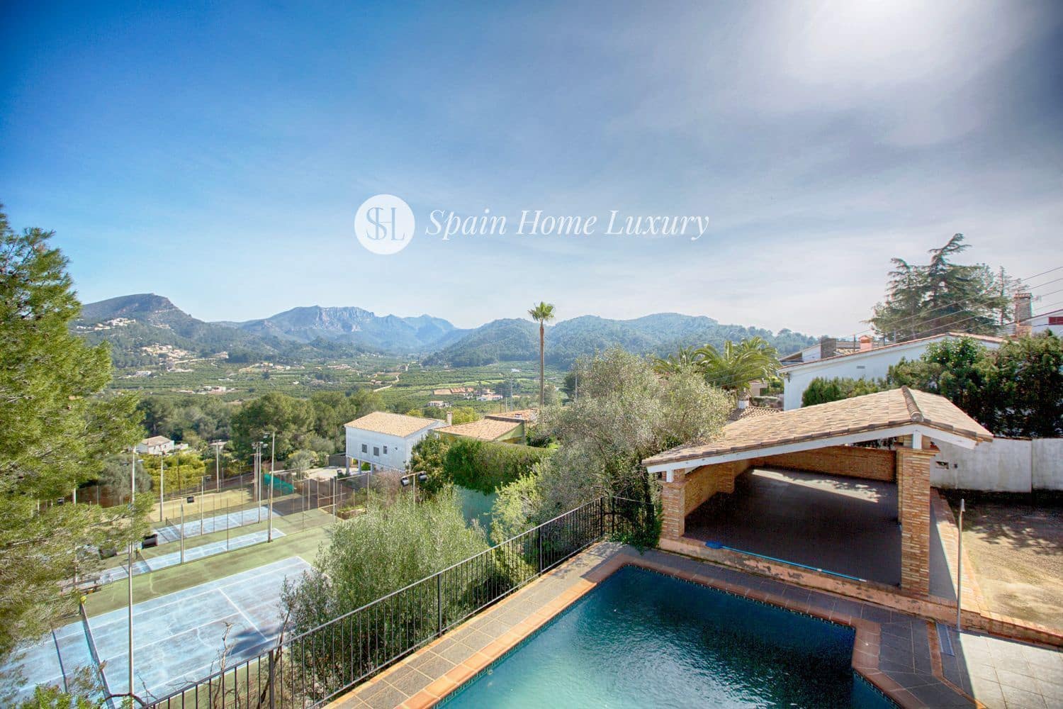 4 sypialnia Willa na sprzedaż w Alzira z basenem garażem - 600 000 € (Ref: 9388515)