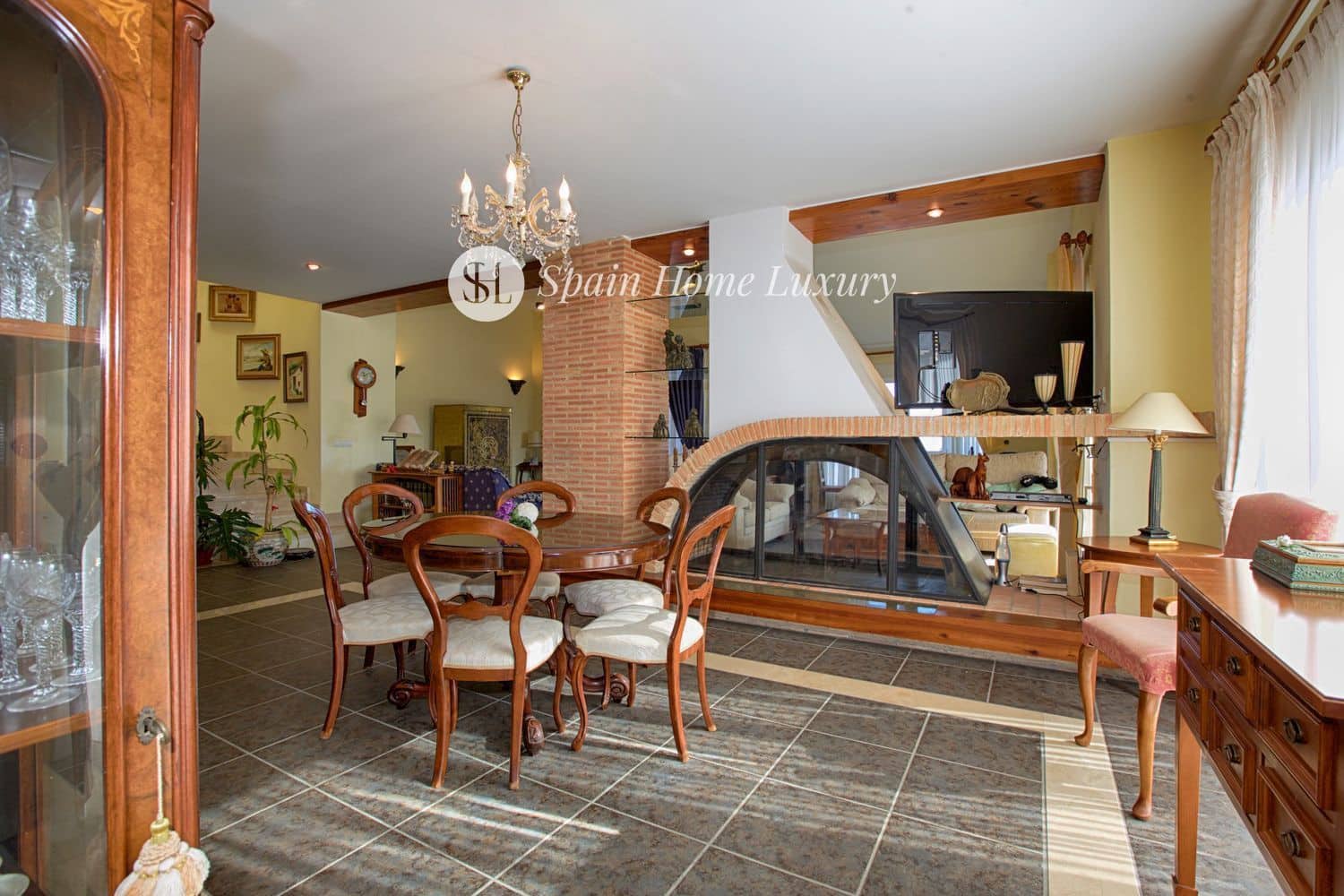 4 sypialnia Willa na sprzedaż w Alzira z basenem garażem - 600 000 € (Ref: 9388515)