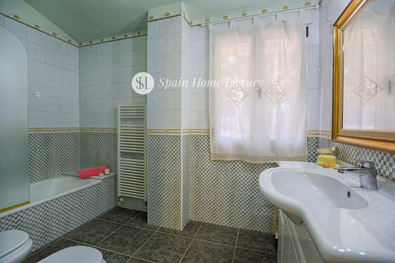 4 sypialnia Willa na sprzedaż w Alzira z basenem garażem - 600 000 € (Ref: 9388515)