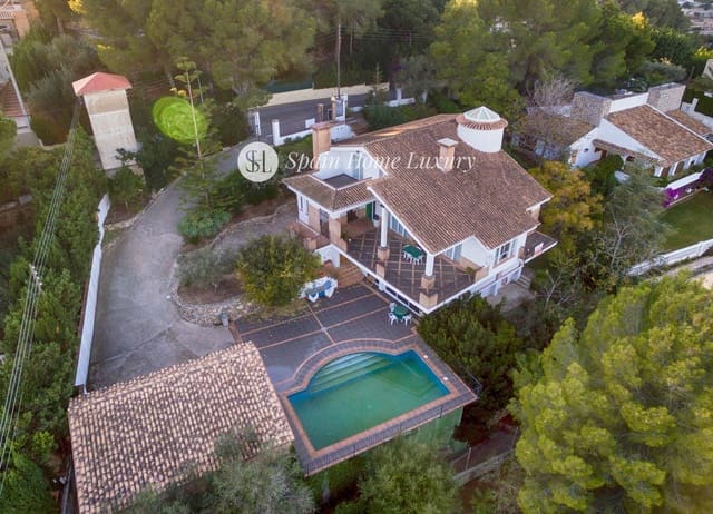 4 sypialnia Willa na sprzedaż w Alzira z basenem garażem - 600 000 € (Ref: 9388515)