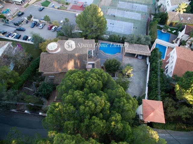 4 sypialnia Willa na sprzedaż w Alzira z basenem garażem - 600 000 € (Ref: 9388515)