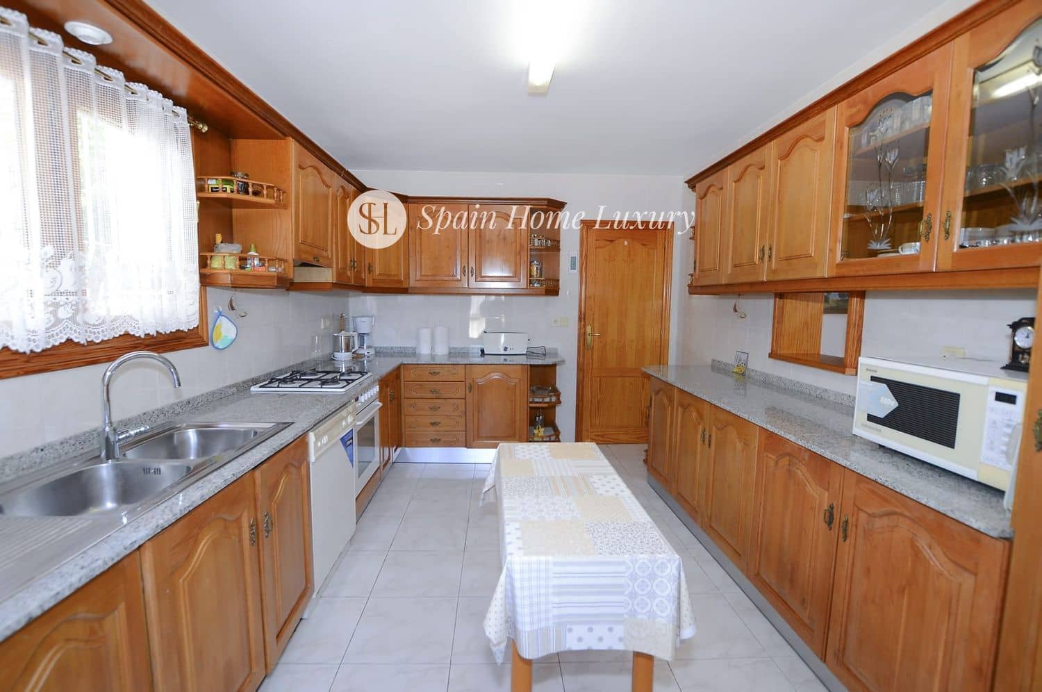 7 makuuhuone Huvila myytävänä paikassa Calpe / Calp mukana uima-altaan 
autotalli - 850 000 € (Ref: 9394048)