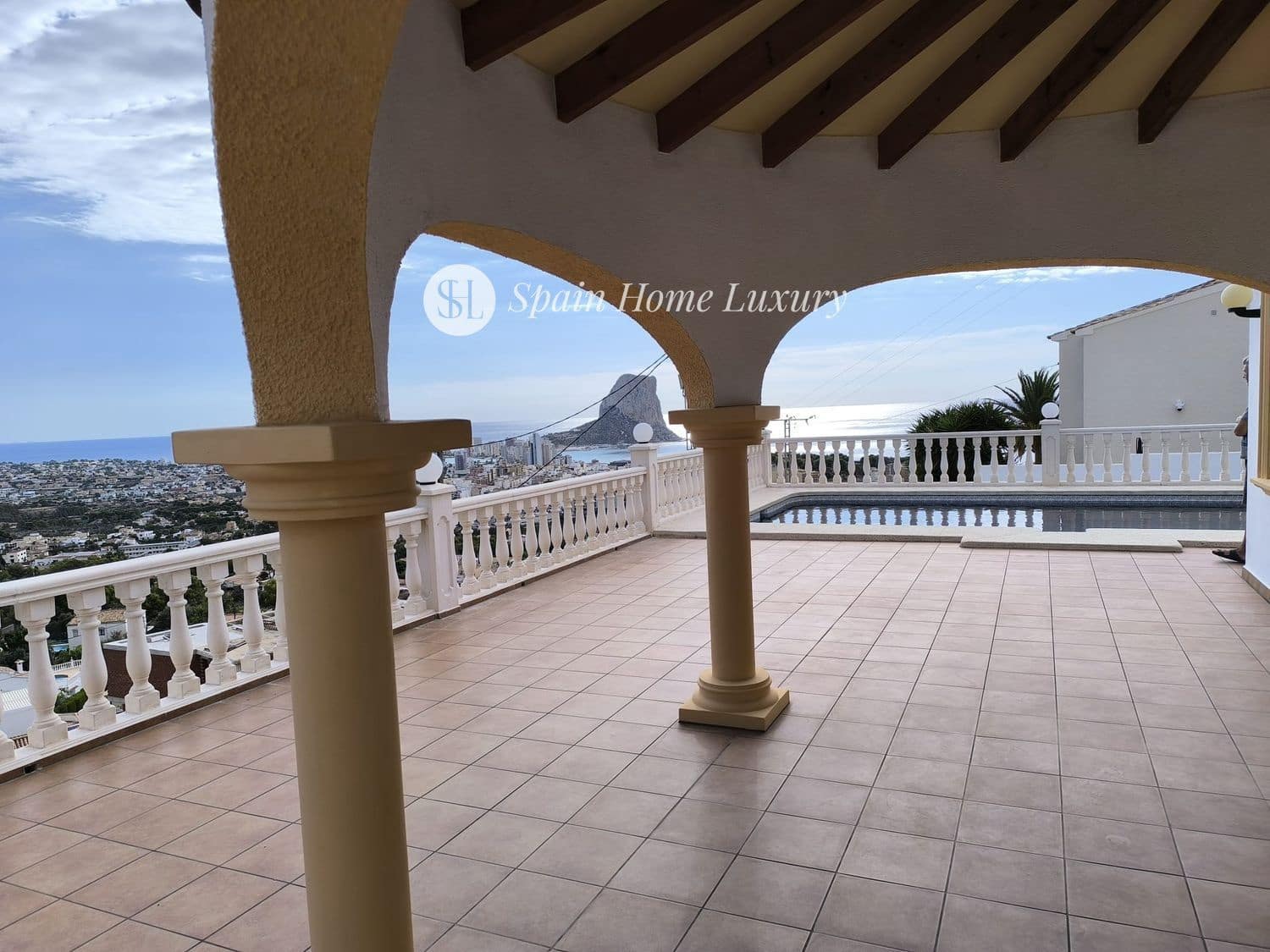 4 sypialnia Willa na sprzedaż w Calpe / Calp z basenem garażem - 716 000 € (Ref: 9404674)