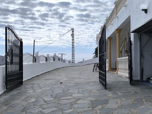 4 chambre Villa/Maison à vendre à Oltamar - Cucarres, Calpe / Calp avec piscine garage - 716 000 € (Ref: 9404674)