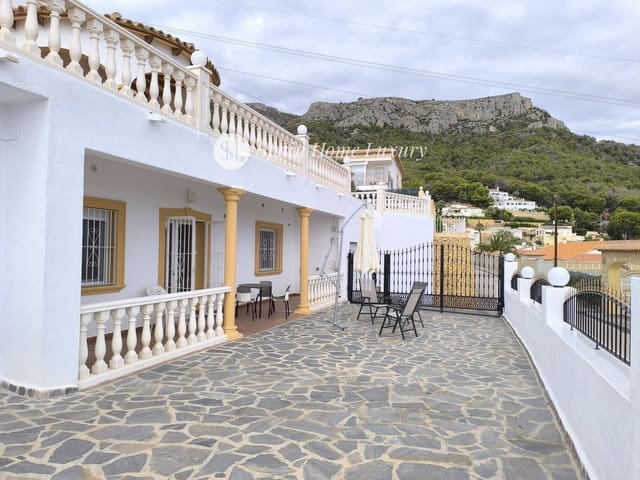 4 chambre Villa/Maison à vendre à Oltamar - Cucarres, Calpe / Calp avec piscine garage - 716 000 € (Ref: 9404674)