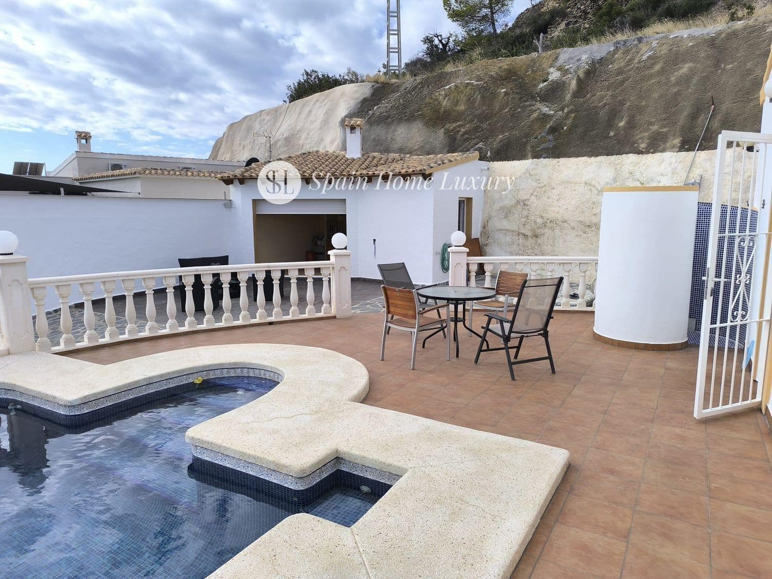 4 sypialnia Willa na sprzedaż w Calpe / Calp z basenem garażem - 716 000 € (Ref: 9404674)