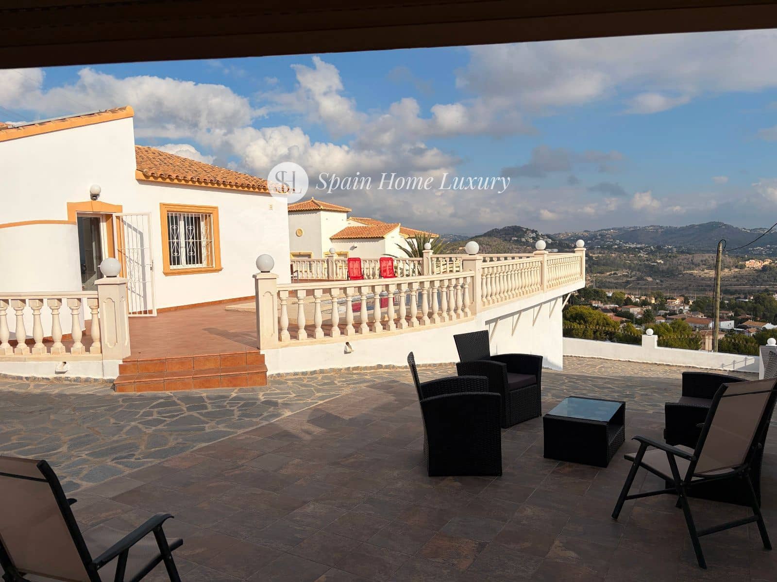4 bedroom Villa for sale in Calpe / Calp with pool garage - € 716,000 (Ref: 9404674)