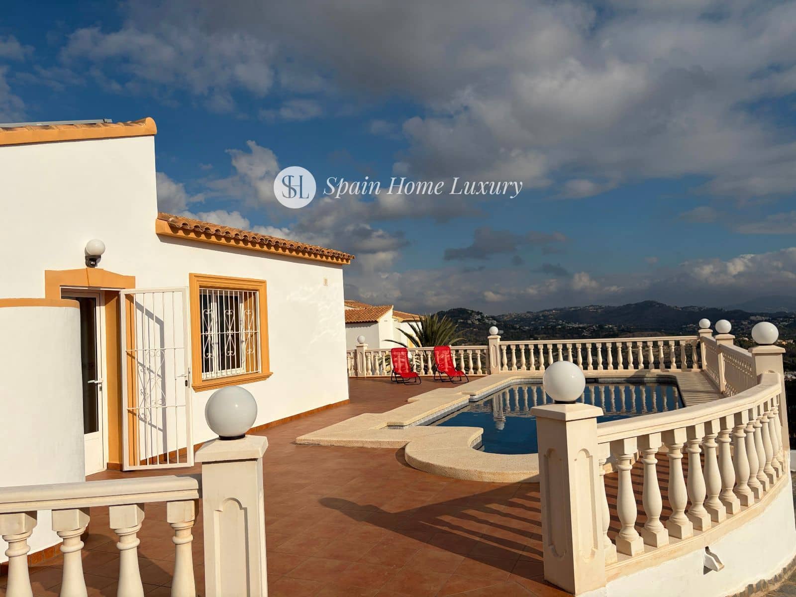 4 bedroom Villa for sale in Calpe / Calp with pool garage - € 716,000 (Ref: 9404674)