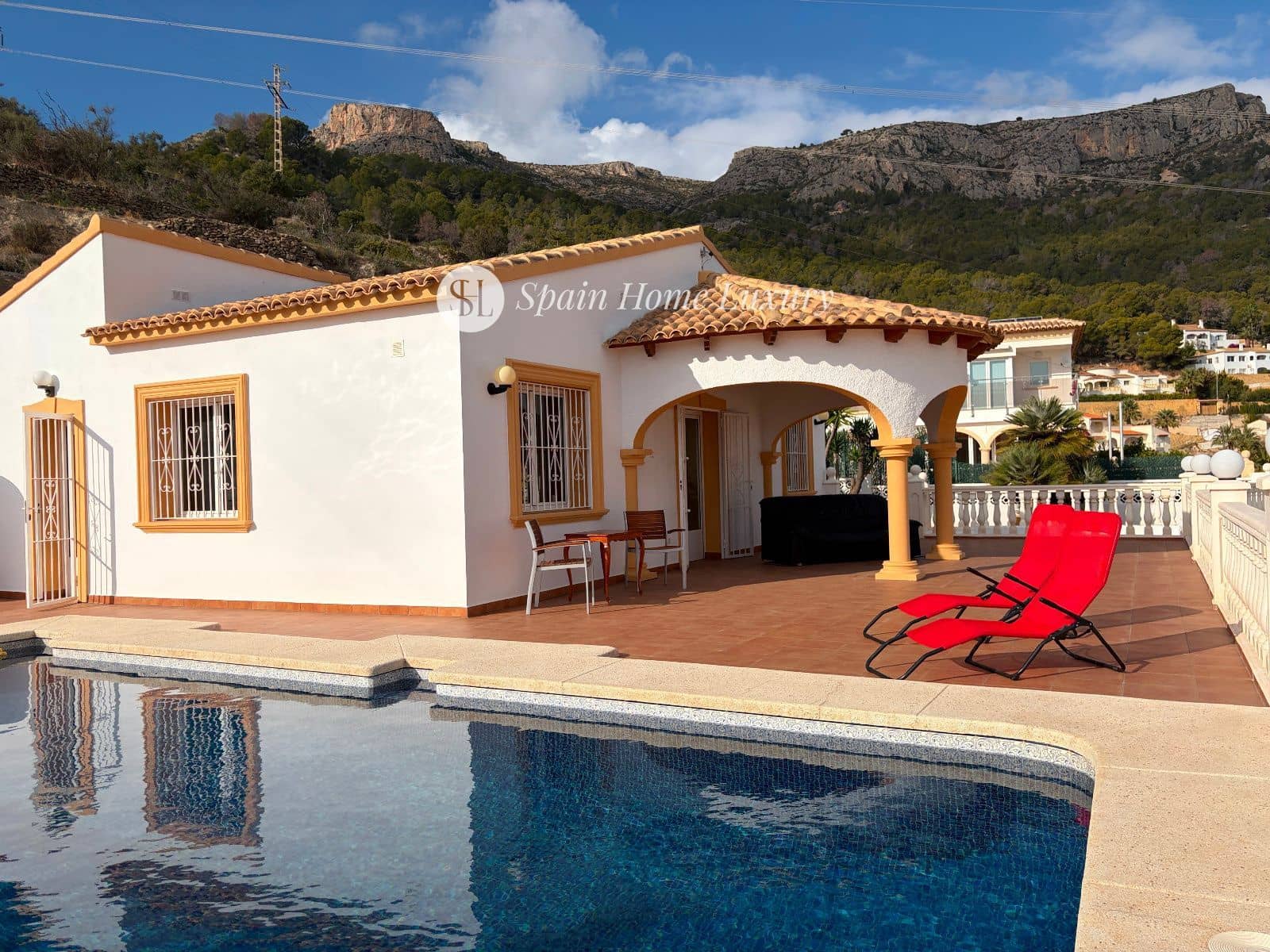 4 bedroom Villa for sale in Calpe / Calp with pool garage - € 716,000 (Ref: 9404674)