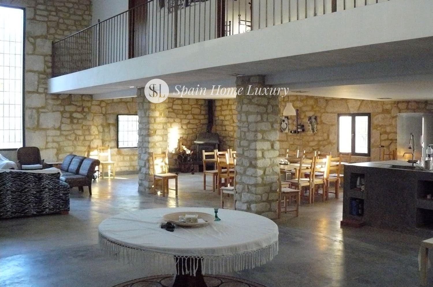 8 bedroom Villa for sale in Biar with pool - € 1,000,000 (Ref: 9408225)