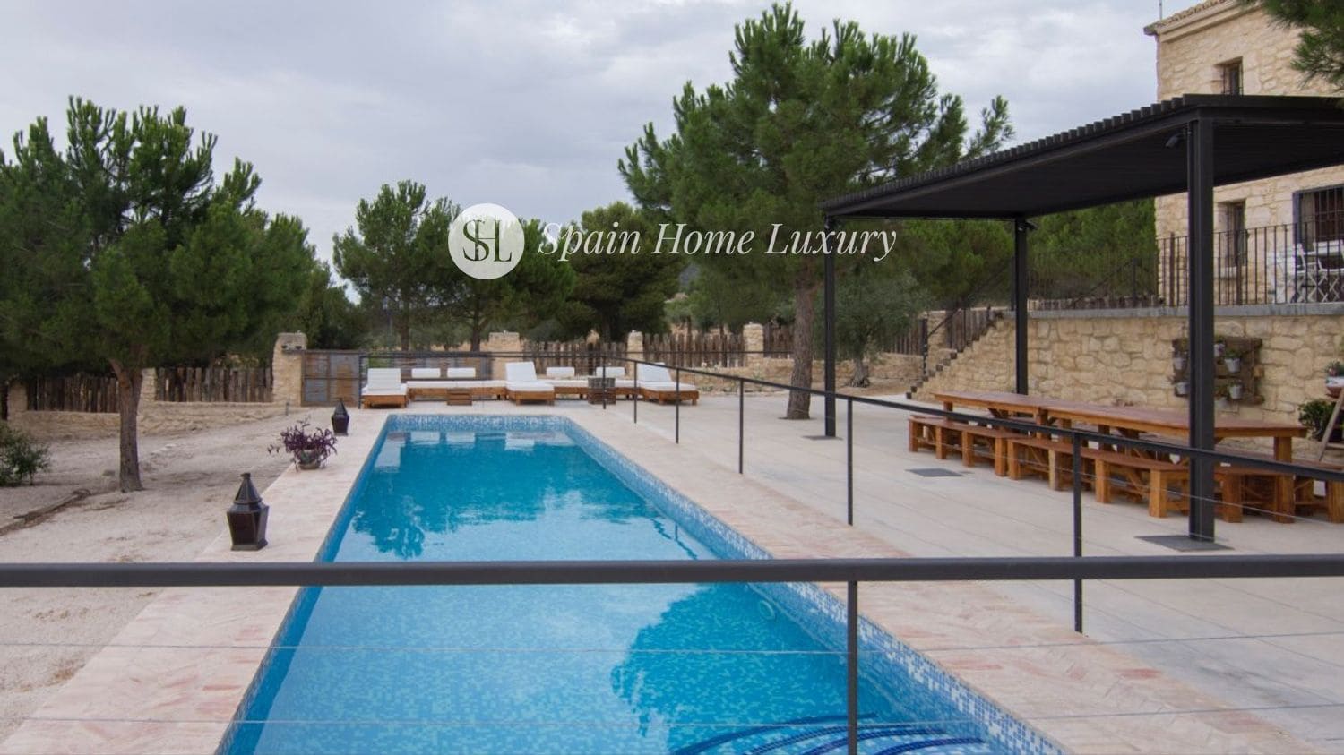 8 bedroom Villa for sale in Biar with pool - € 1,000,000 (Ref: 9408225)