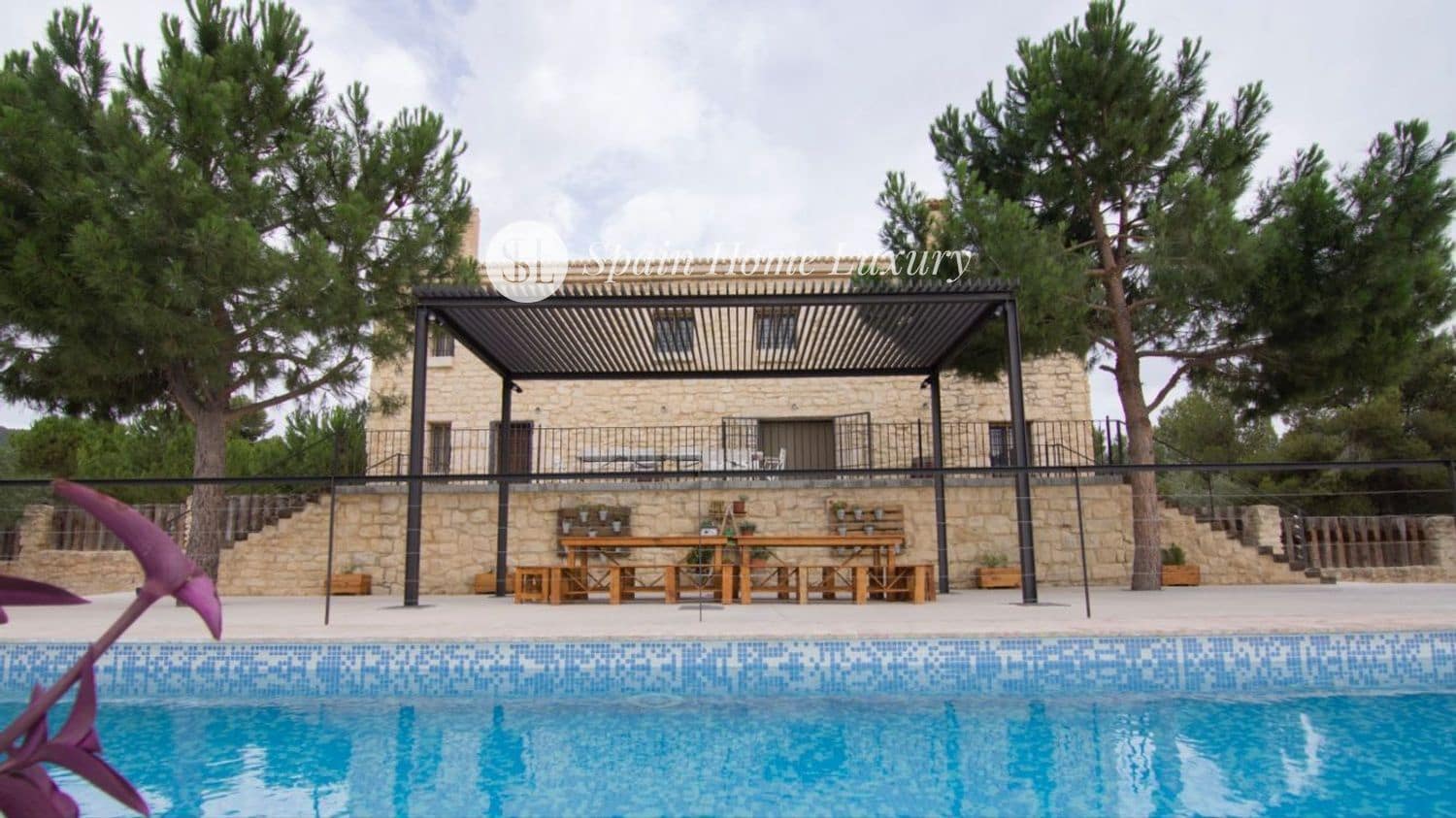 8 bedroom Villa for sale in Biar with pool - € 1,000,000 (Ref: 9408225)