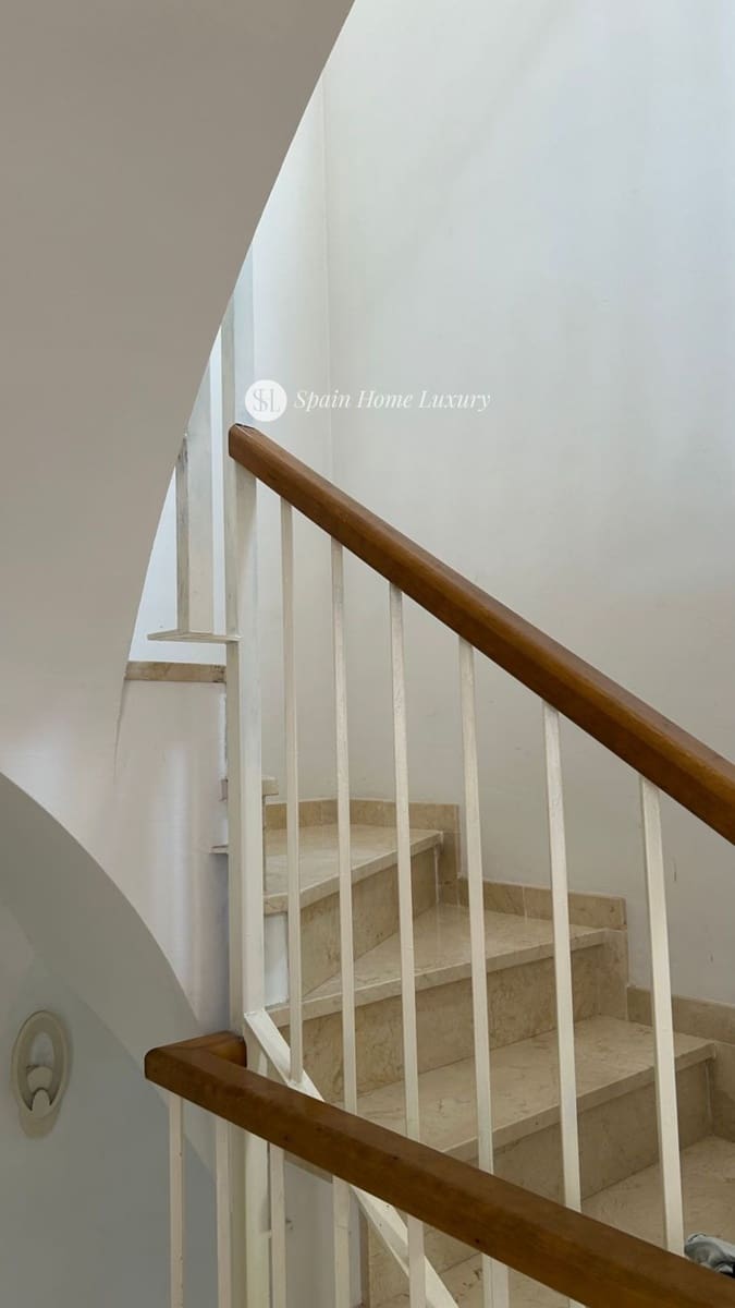 4 makuuhuone Omakotitalo myytävänä paikassa Chiva mukana uima-altaan 
autotalli - 279 900 € (Ref: 9409074)