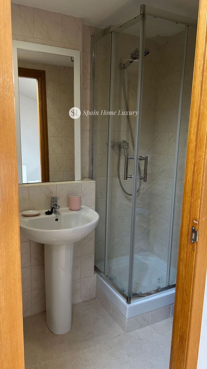 4 makuuhuone Omakotitalo myytävänä paikassa Chiva mukana uima-altaan 
autotalli - 279 900 € (Ref: 9409074)