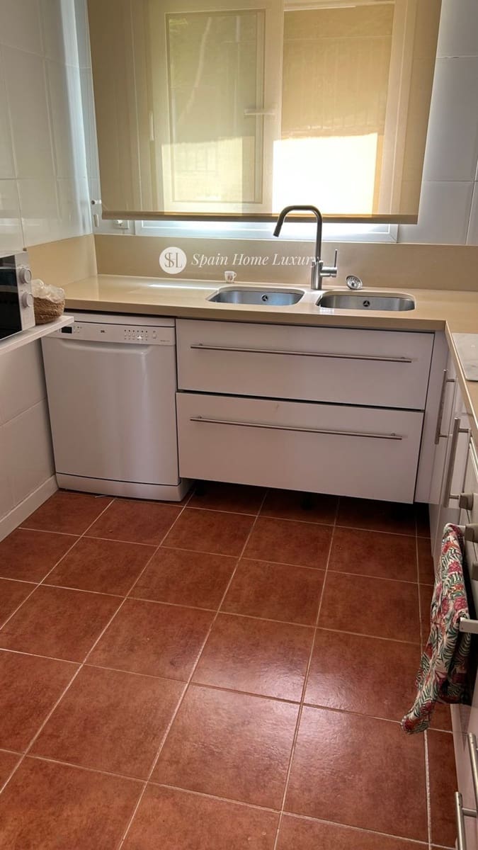 4 makuuhuone Omakotitalo myytävänä paikassa Chiva mukana uima-altaan 
autotalli - 279 900 € (Ref: 9409074)