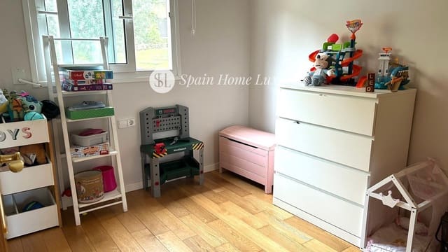 4 makuuhuone Omakotitalo myytävänä paikassa Chiva mukana uima-altaan 
autotalli - 279 900 € (Ref: 9409074)