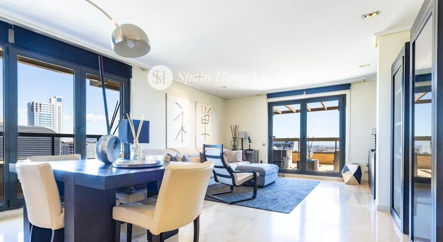 3 bedroom Penthouse for sale in Valencia city with pool garage - € 890,000 (Ref: 9409103)