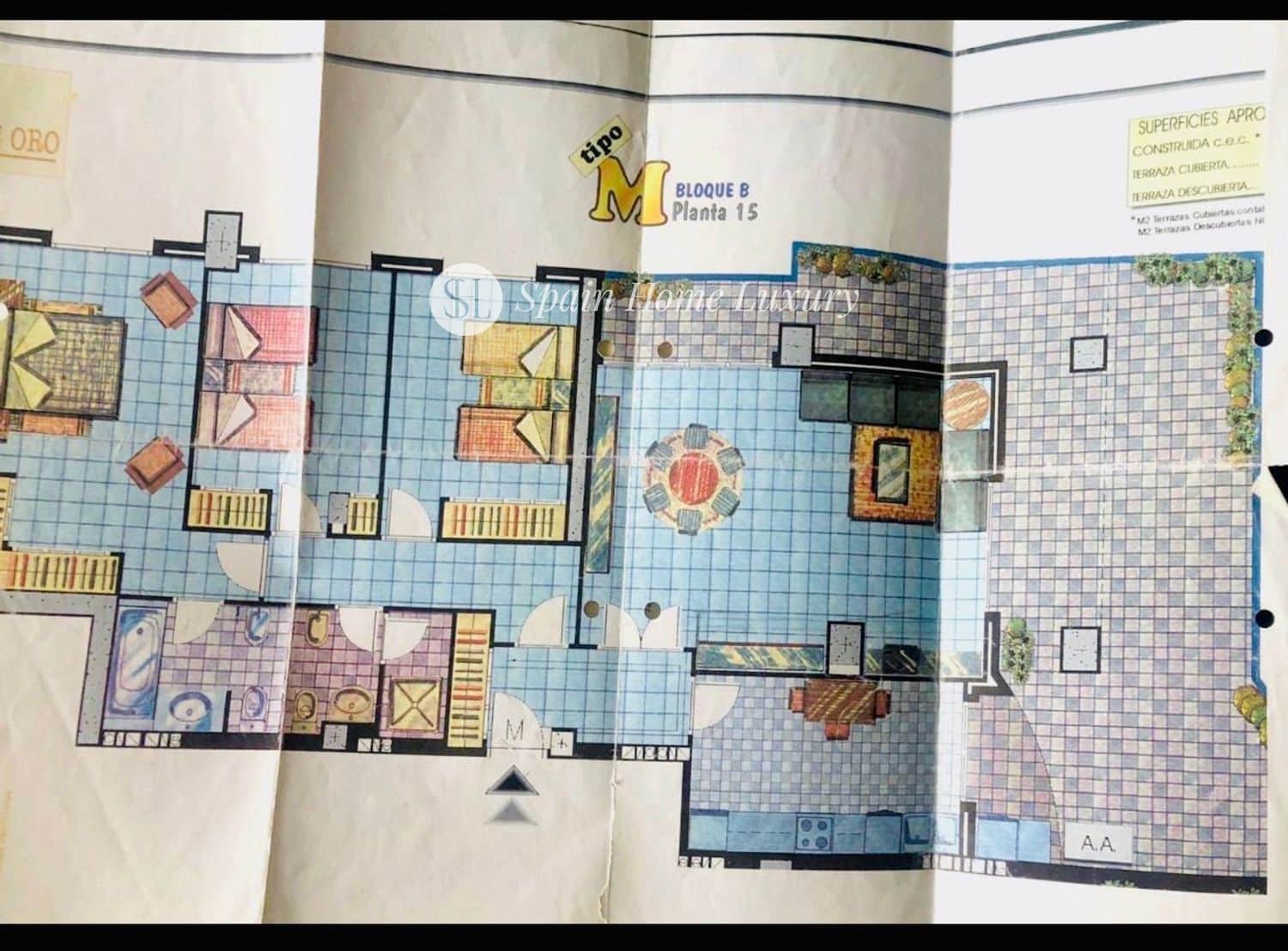 3 bedroom Penthouse for sale in Valencia city with pool garage - € 890,000 (Ref: 9409103)